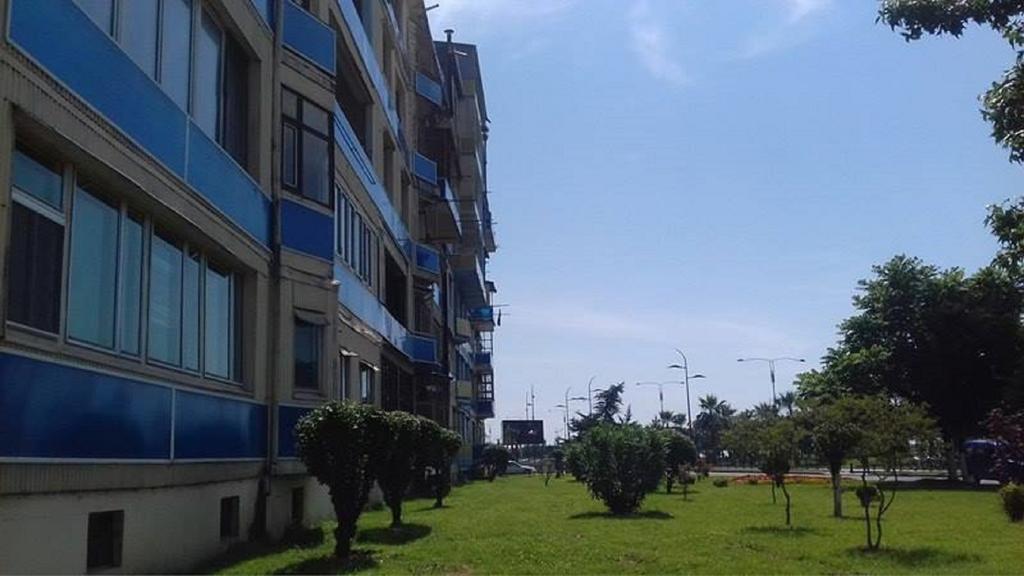 Apartment Irma Rustaveli 57 บาทูมิ ภายนอก รูปภาพ