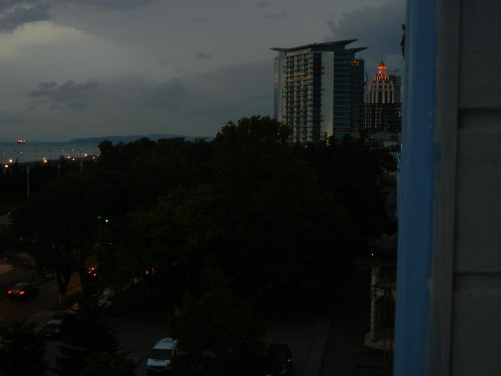 Apartment Irma Rustaveli 57 บาทูมิ ภายนอก รูปภาพ