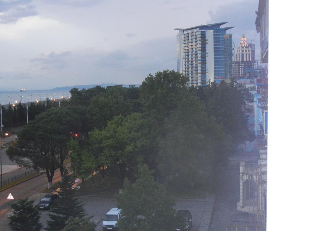Apartment Irma Rustaveli 57 บาทูมิ ภายนอก รูปภาพ