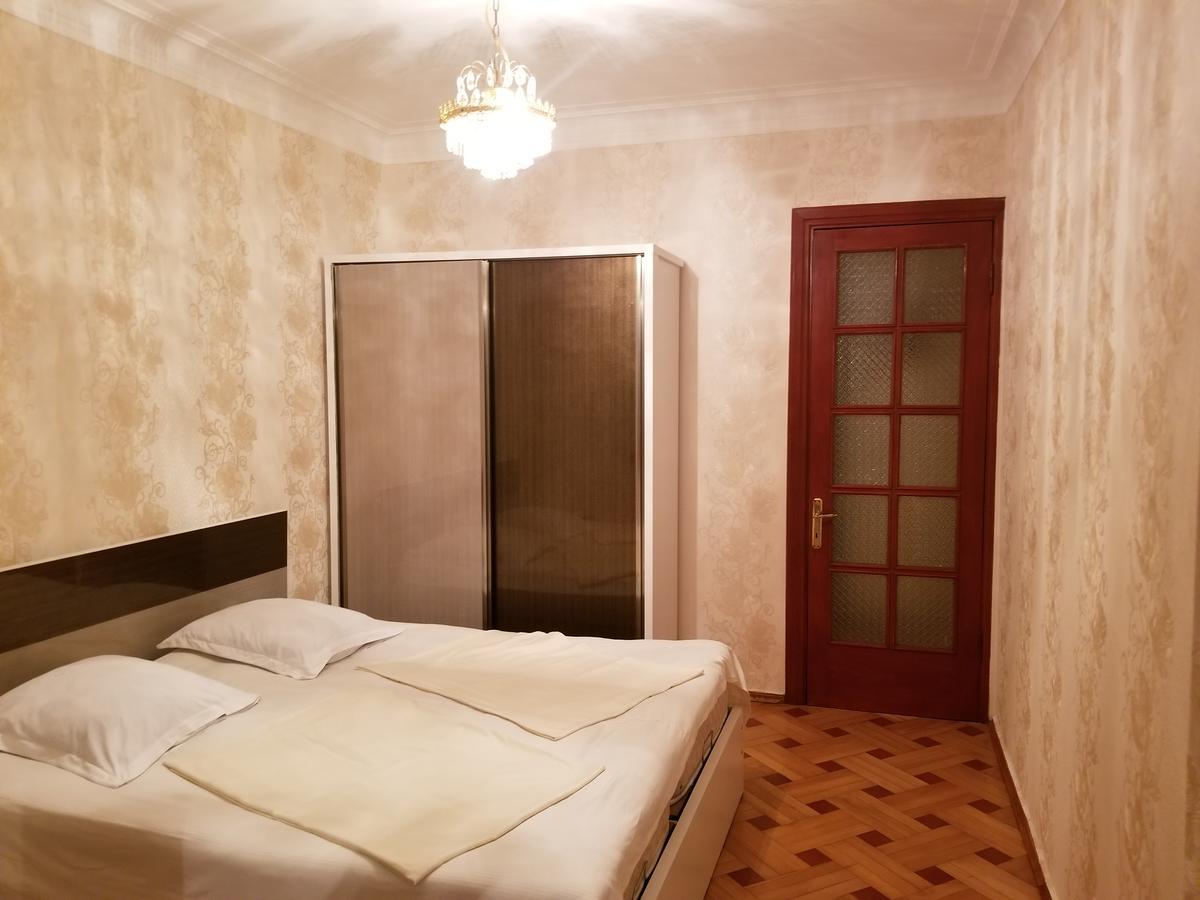 Apartment Irma Rustaveli 57 บาทูมิ ภายนอก รูปภาพ