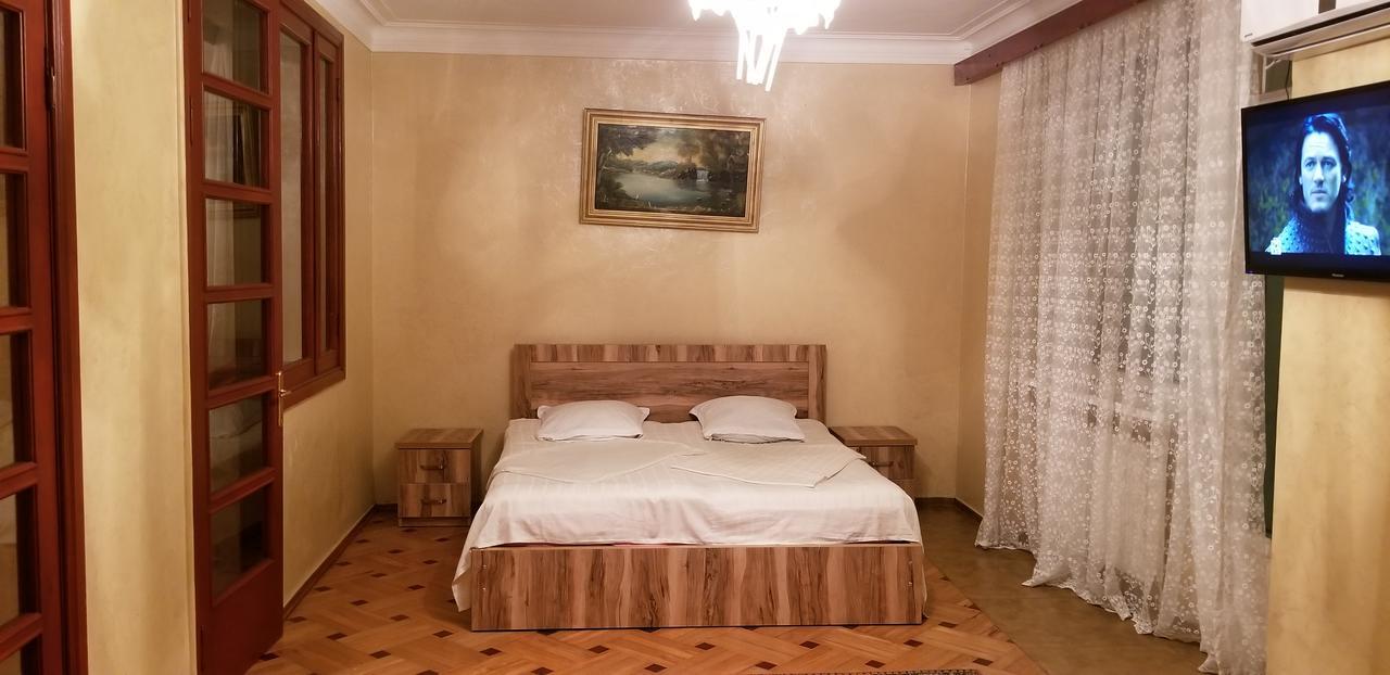 Apartment Irma Rustaveli 57 บาทูมิ ภายนอก รูปภาพ